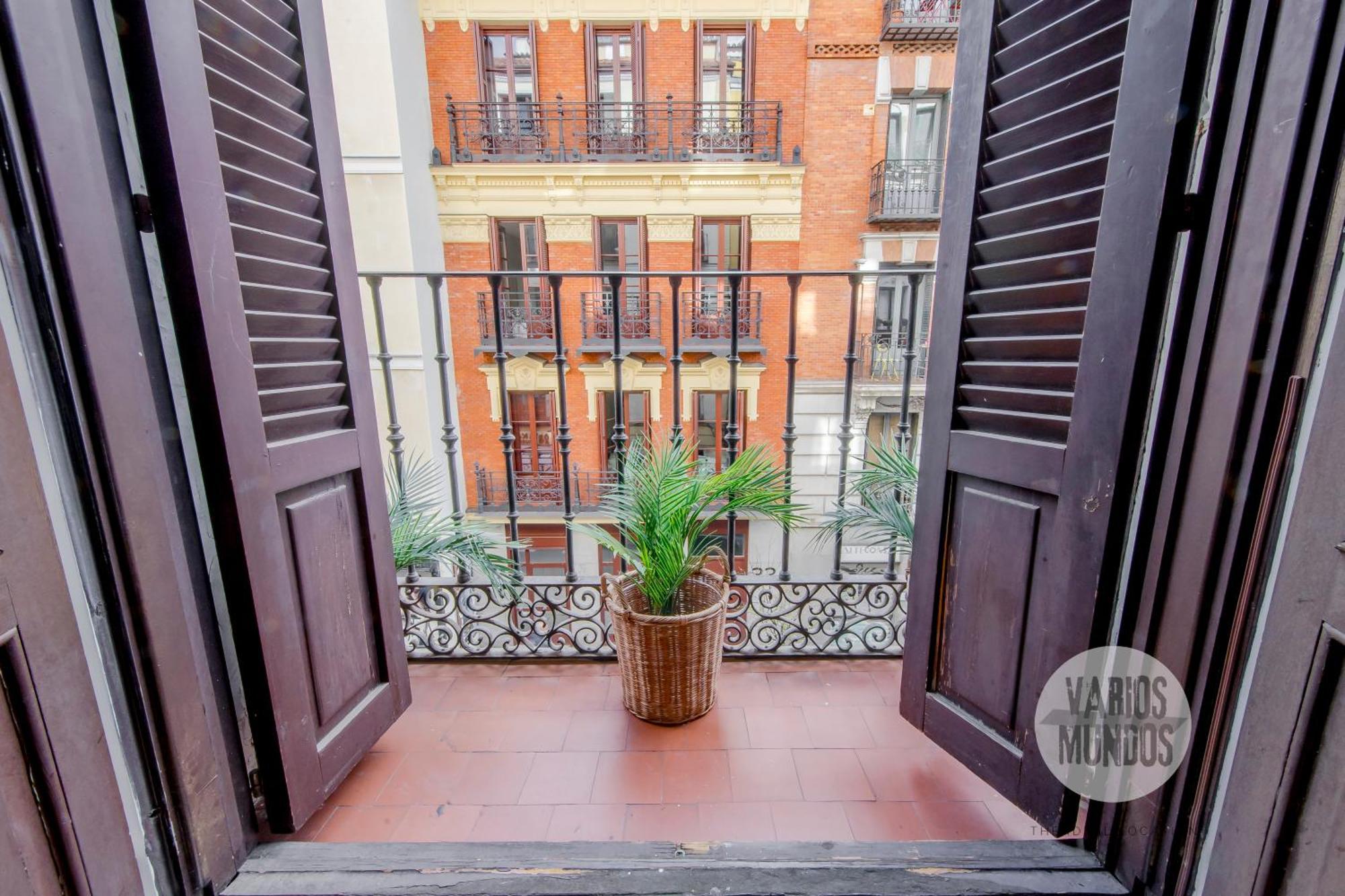 Descanso Para 3 En Sol, Ven A Concepcion Jeronima Madrid Exterior foto